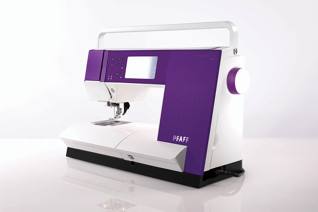 Комп'ютерна швейна машина Pfaff Expression 710