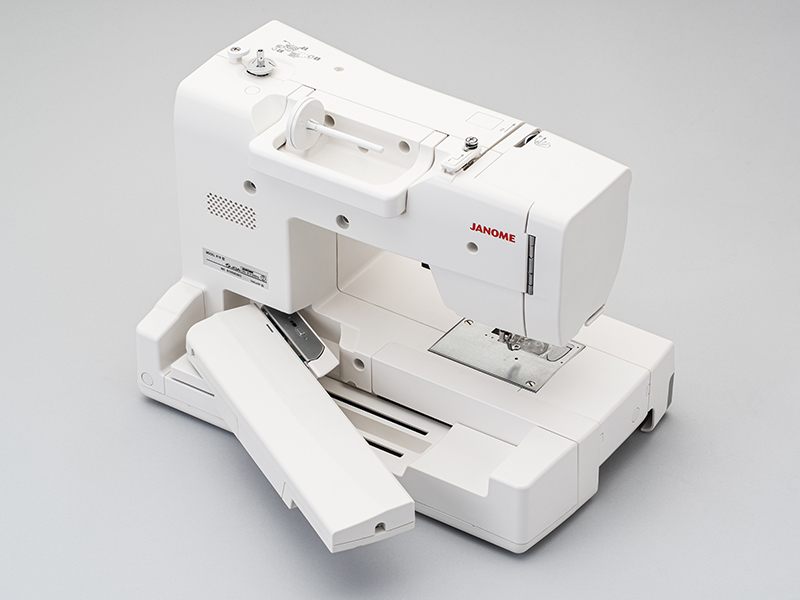 Вышивальная машина Janome Memory Craft 100e